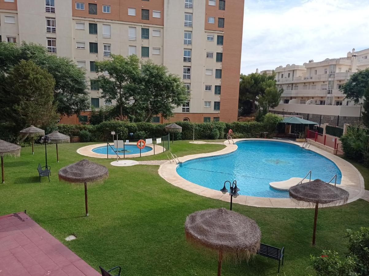 Suite Maimonides Fuengirola Bagian luar foto